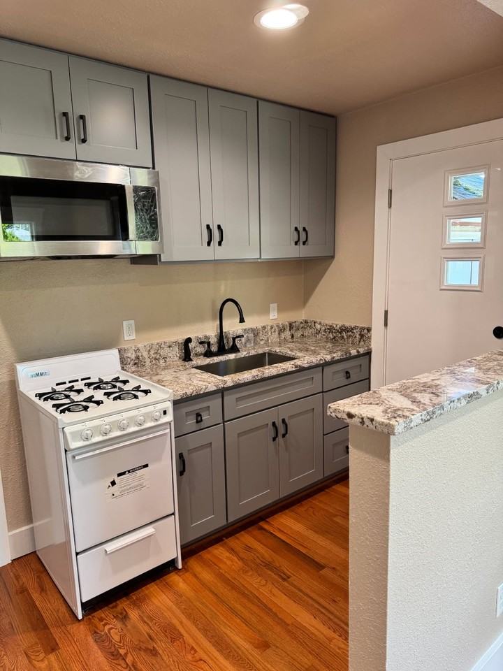 608 4th St #1 - Photo 3 of 13