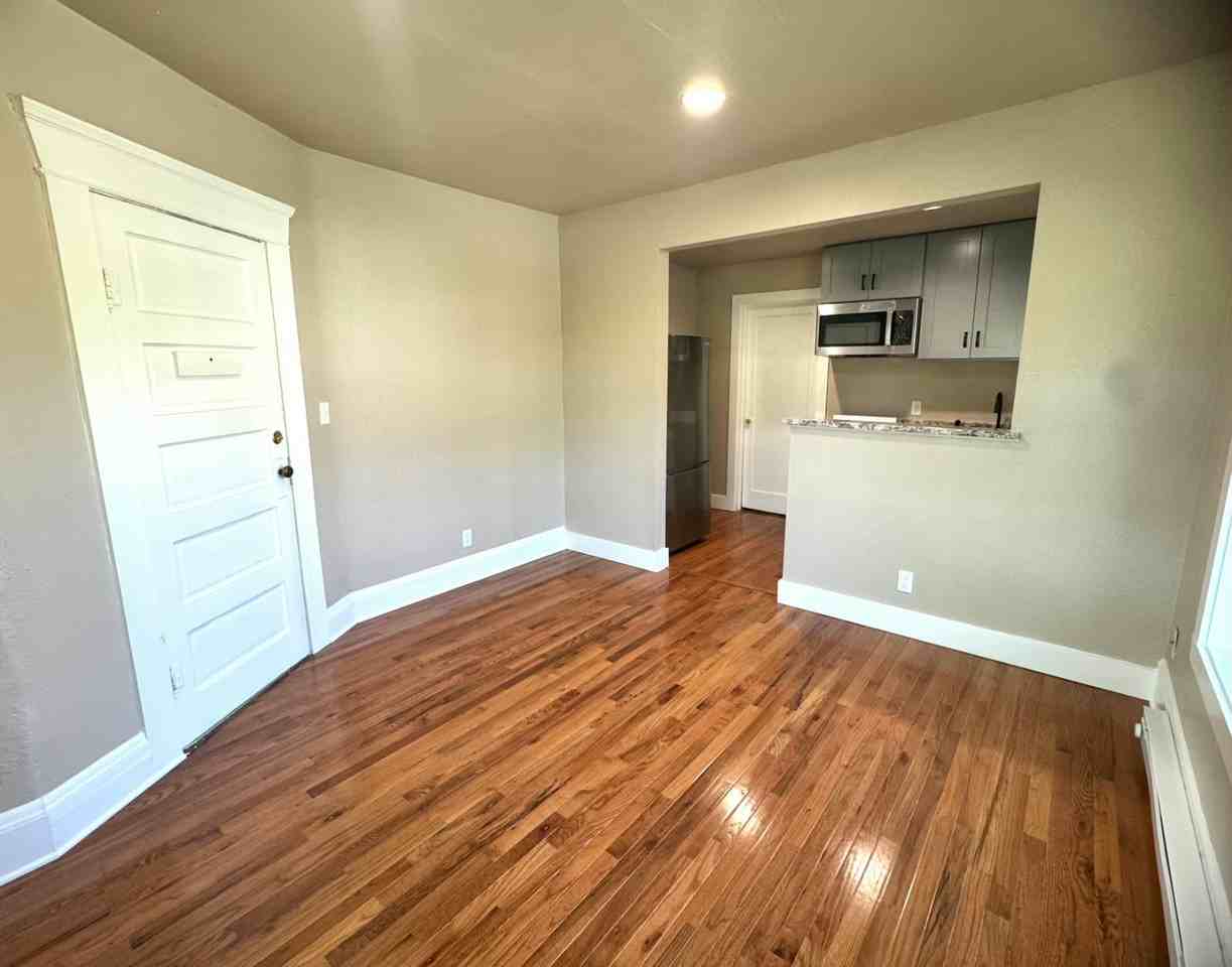 608 4th St #1 - Photo 5 of 13