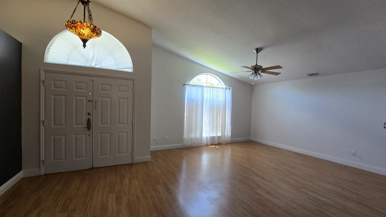 113 Whippoorwill Dr #NA - Photo 3 of 11