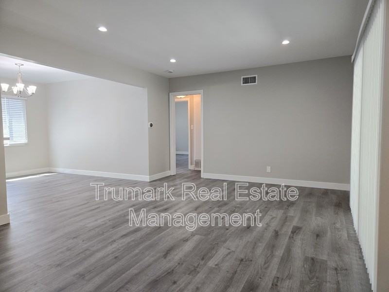 1303 N Brand Blvd #5 - Photo 4 of 11