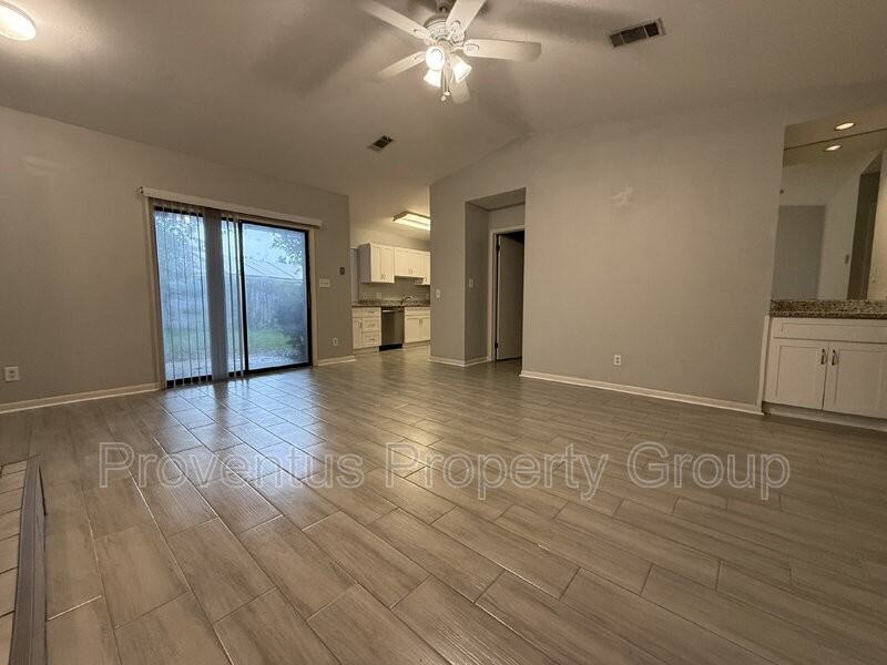 1330 Pinnacle Dr #A - Photo 3 of 16