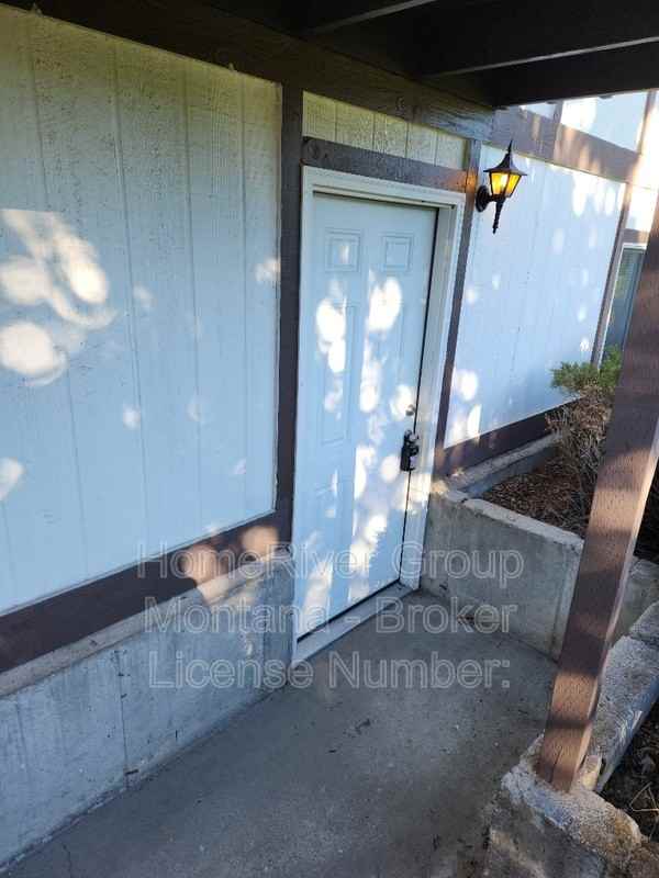 2121 S 4th St W #C - Photo 2 of 17