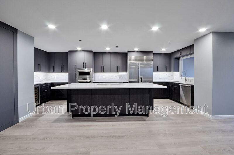 44 W Broadway #2405S - Photo 4 of 39