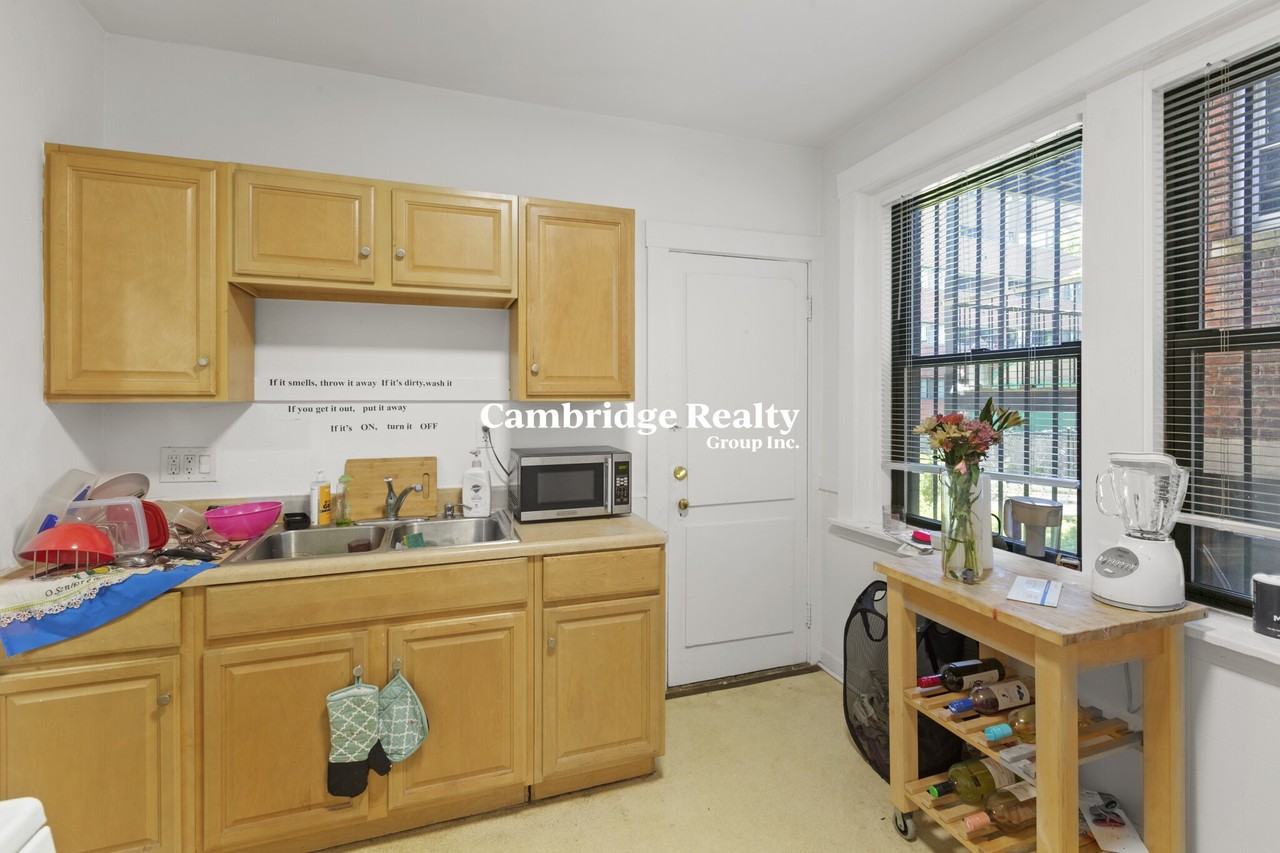 1642 Commonwealth Ave #1T