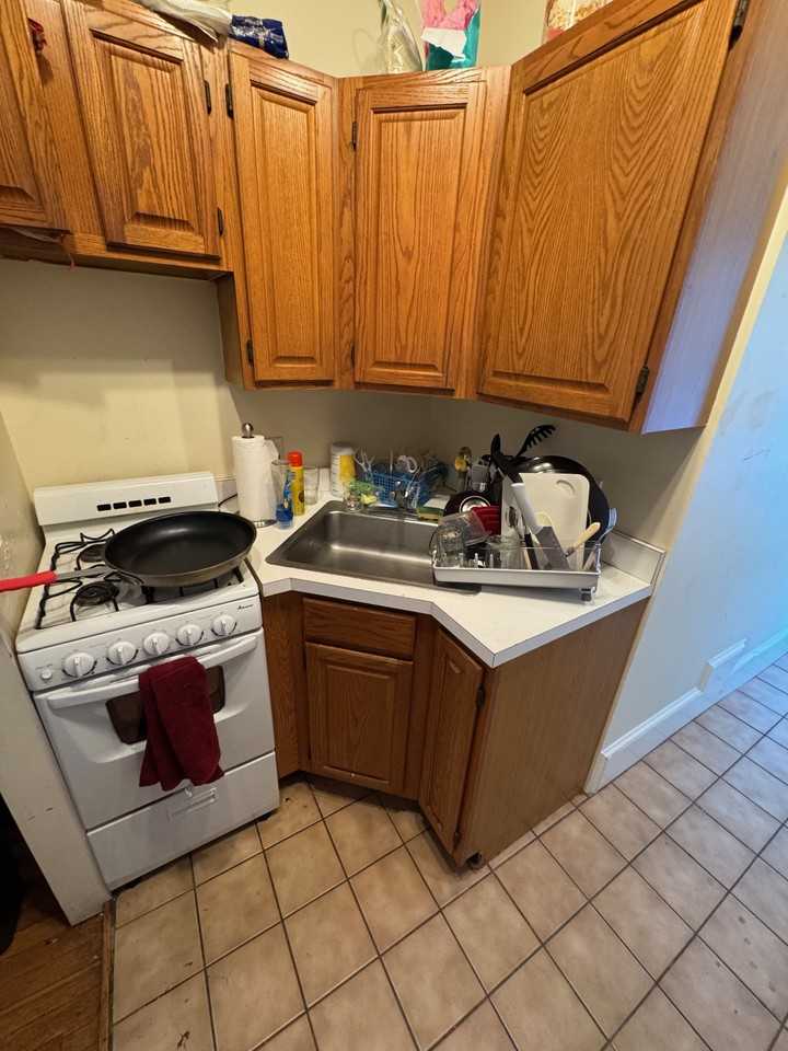 34 Anderson St #8 - Photo 3 of 11
