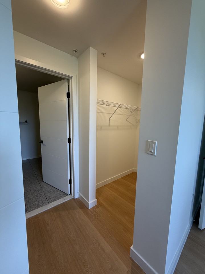 960 E 23rd St #29 - Photo 4 of 7