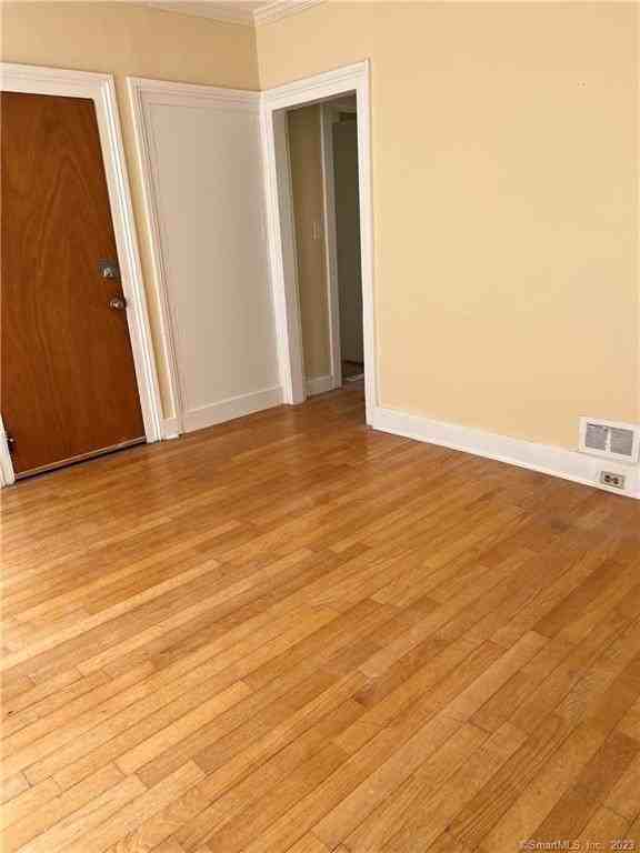259 Humphrey St #2 - Photo 4 of 13