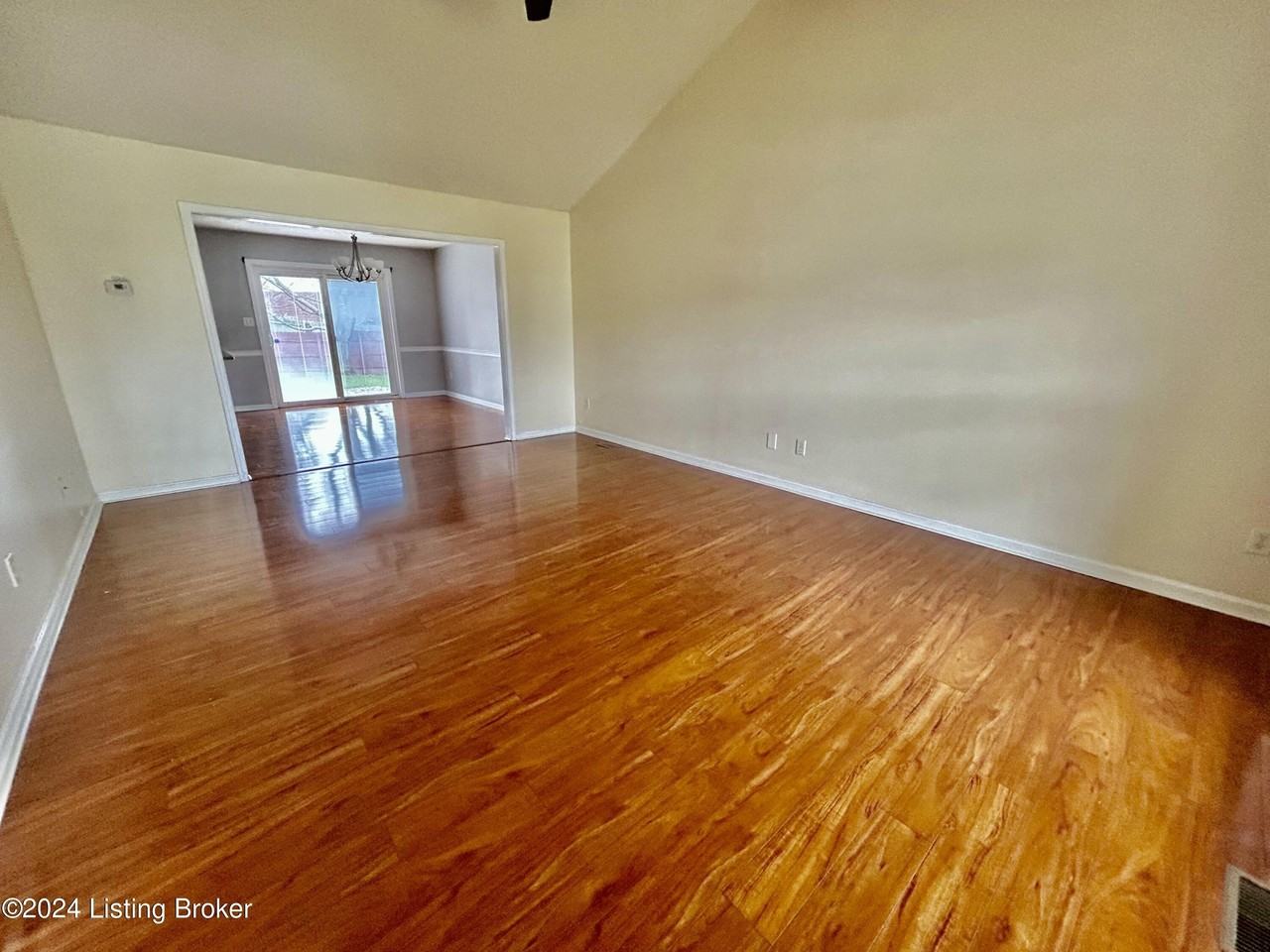 5009 Cronin Dr - Photo 4 of 12