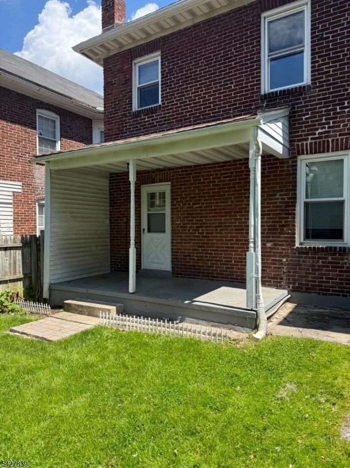 14 Raymond St - Photo 4 of 28