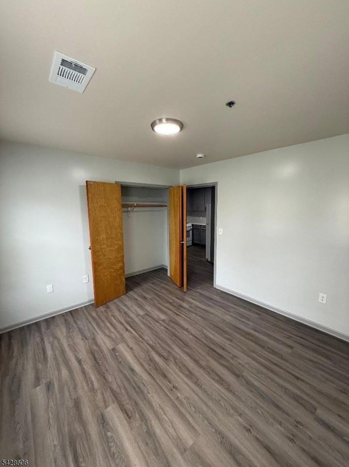519 Chestnut St - Photo 5 of 9