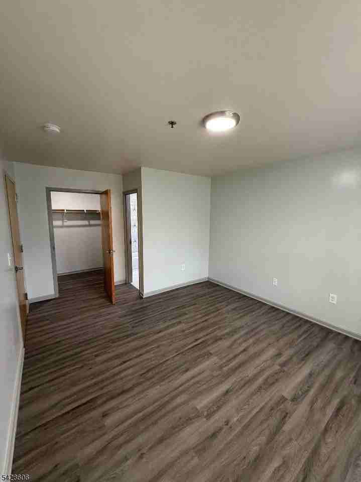 519 Chestnut St - Photo 7 of 9