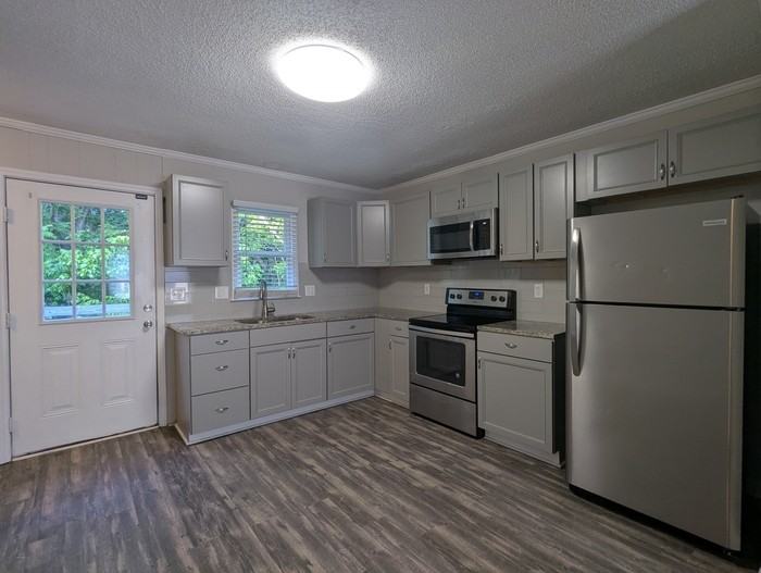 516 Bringle Ferry Rd #1 - Photo 5 of 12