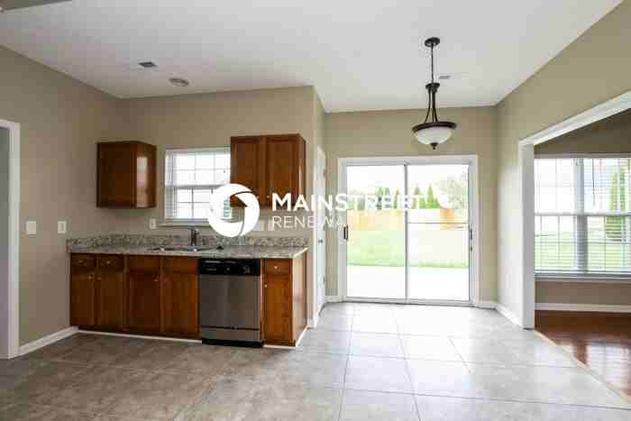 11717 Black Maple Ave - Photo 6 of 15