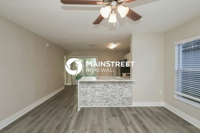 11902 Mango Groves Blvd - Photo 4 of 16