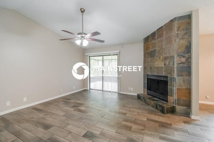 10838 Naples Ct S - Photo 3 of 16