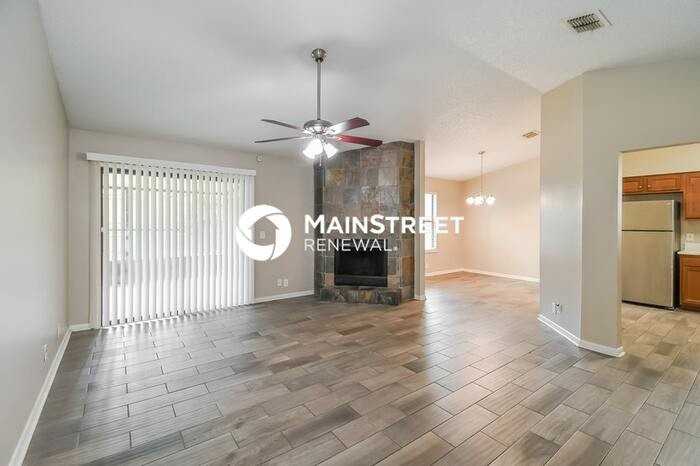 10838 Naples Ct S - Photo 4 of 16