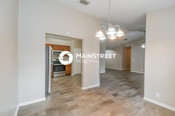 10838 Naples Ct S - Photo 5 of 16