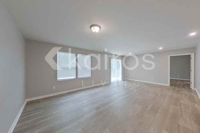 2502 Kenton Ct Se - Photo 2 of 22