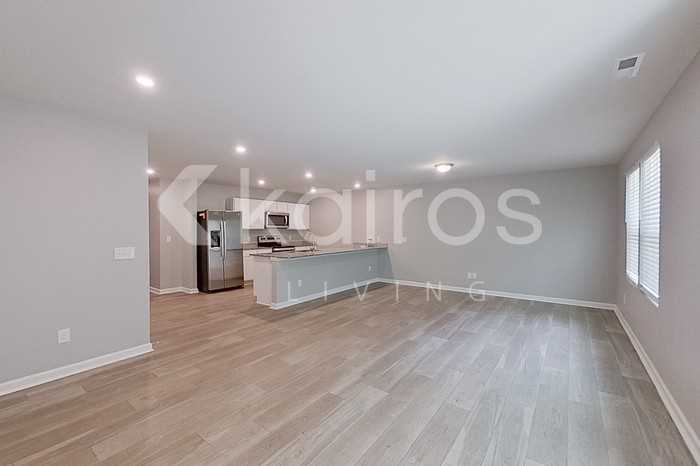 2502 Kenton Ct Se - Photo 4 of 22