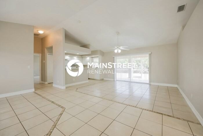 448 Reading St - Photo 2 of 16