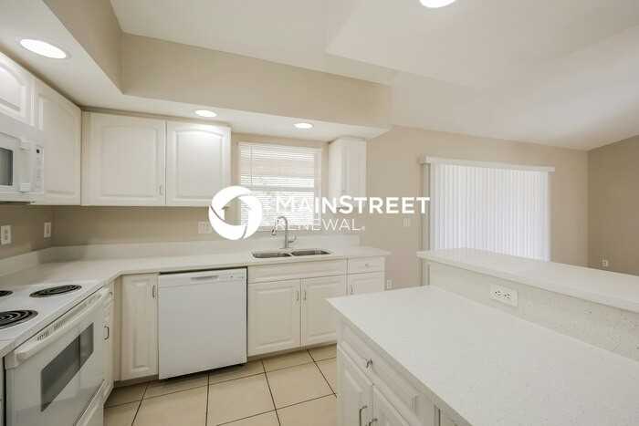 448 Reading St - Photo 7 of 16