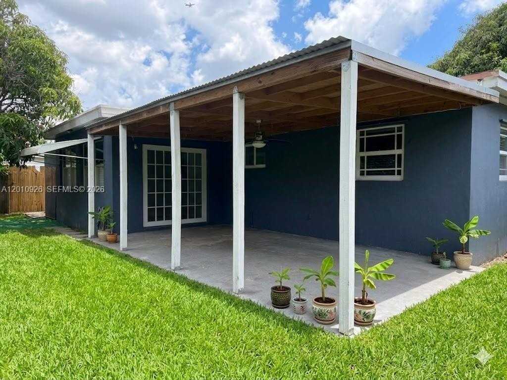 2802 Sw 67th Ln - Photo 2 of 11