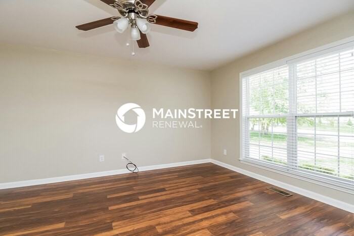 1115 Mcdonough Cir - Photo 3 of 17