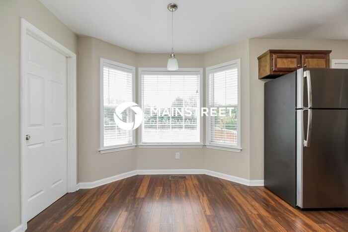 1115 Mcdonough Cir - Photo 4 of 17