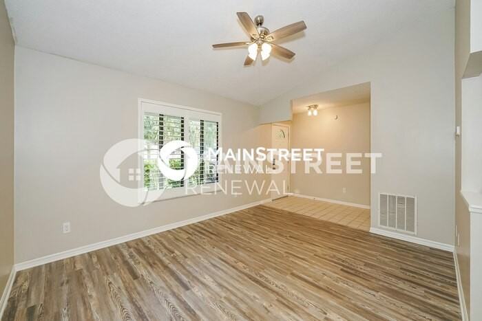 402 Fleming Ave - Photo 3 of 16