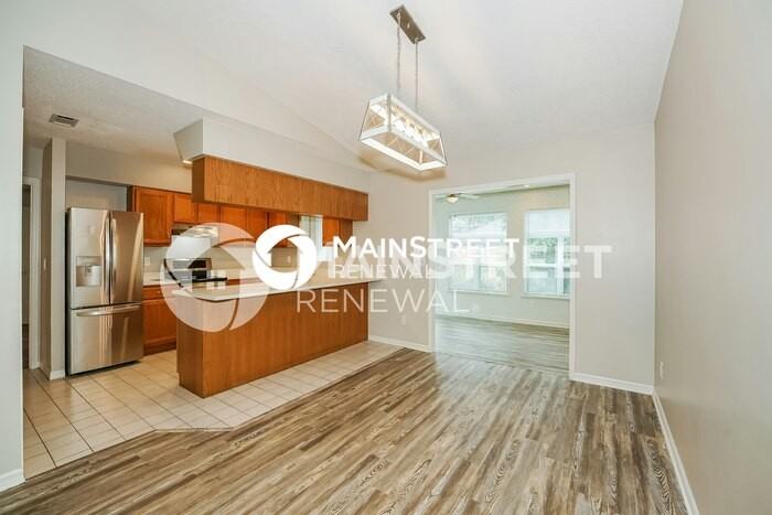 402 Fleming Ave - Photo 5 of 16