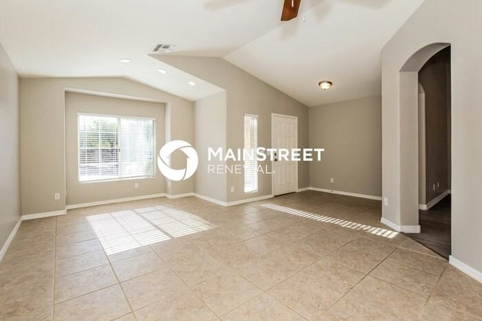 1210 E Rosemonte Dr - Photo 2 of 16
