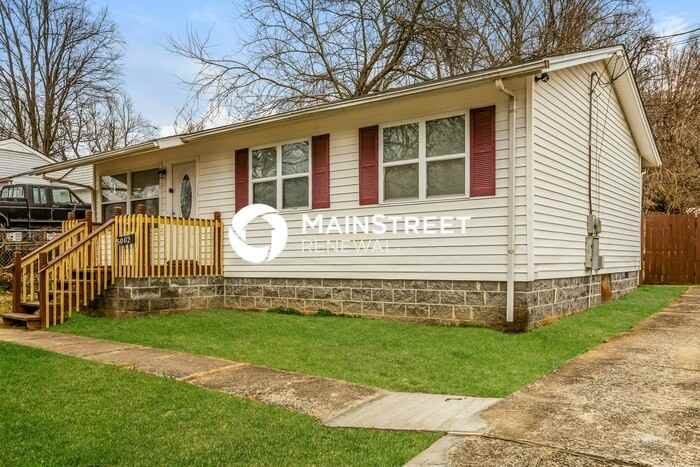 5002 Seville Dr - Photo 2 of 16
