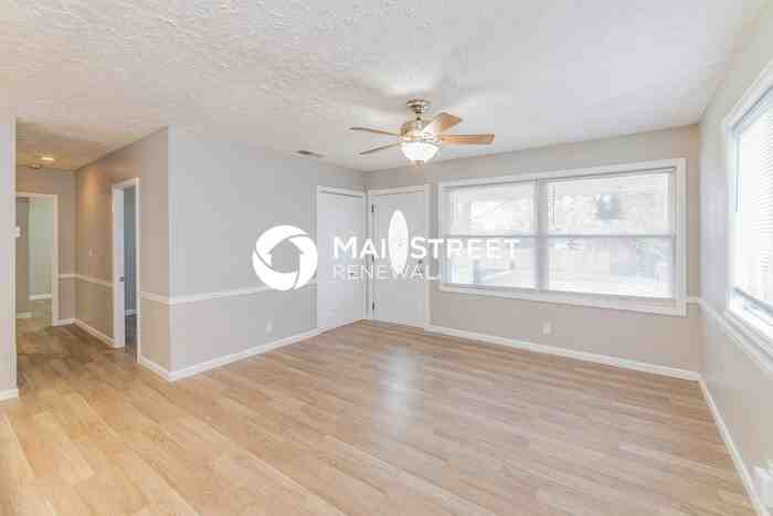 5002 Seville Dr - Photo 4 of 16