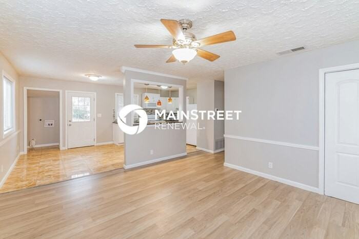 5002 Seville Dr - Photo 5 of 16