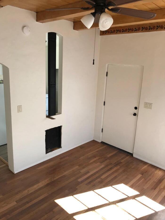 731 E 6th St #4 - Photo 2 of 6
