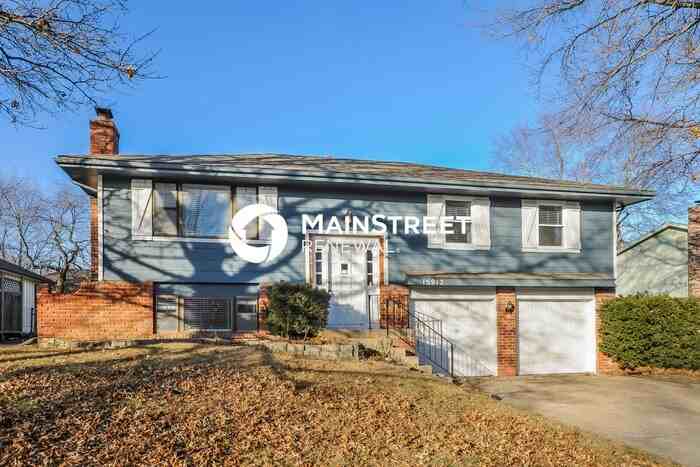 15912 W 153rd St - Photo 4 of 17