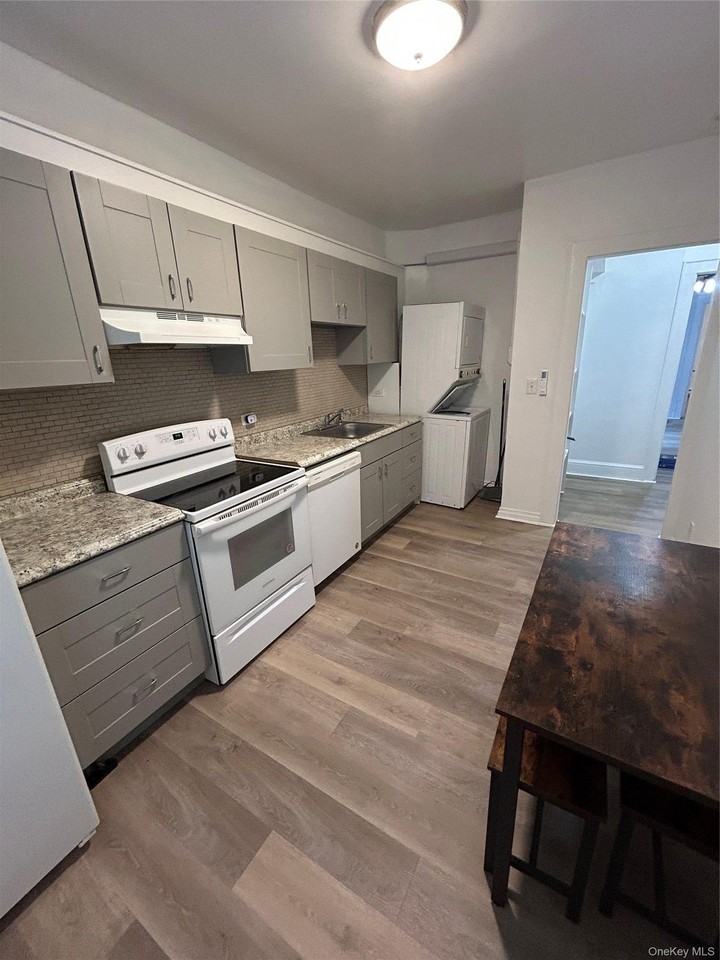 379 Huguenot St #2 - Photo 2 of 10