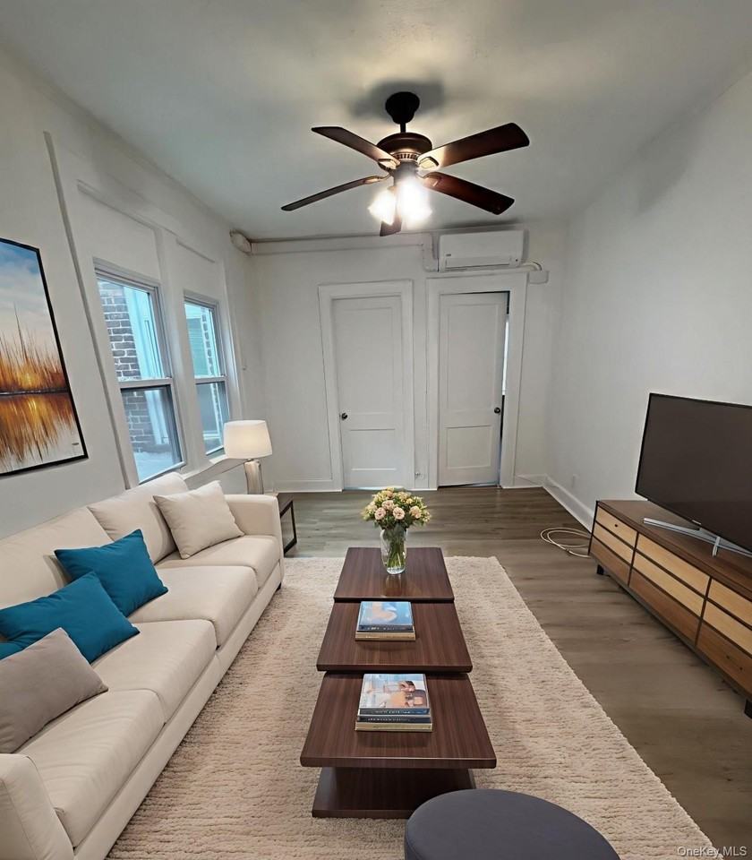 379 Huguenot St #2 - Photo 4 of 10
