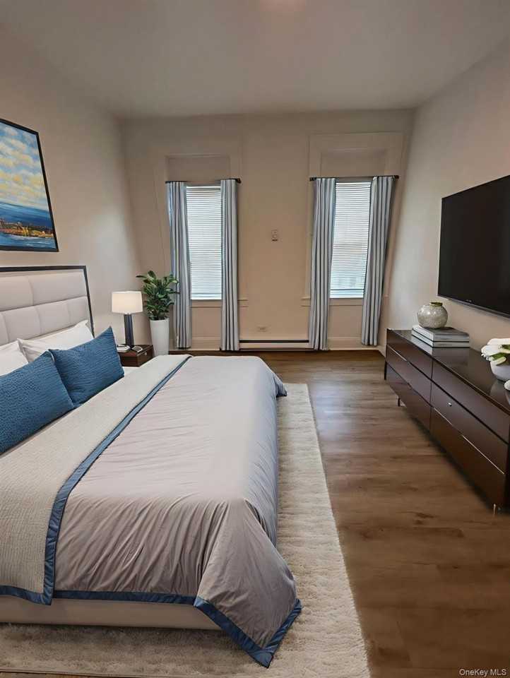 379 Huguenot St #2 - Photo 5 of 10