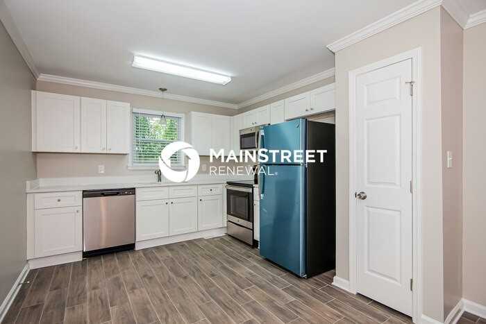 1605 Rolling Meadow Ln - Photo 7 of 18