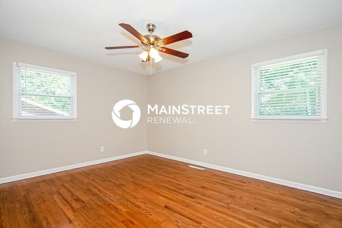 1605 Rolling Meadow Ln - Photo 6 of 18