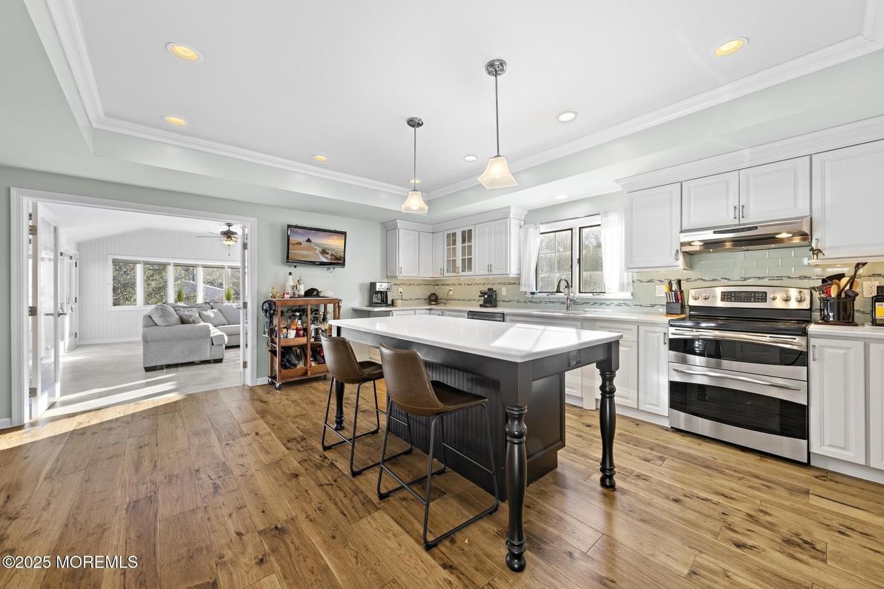 105 Park Ave - Photo 7 of 32