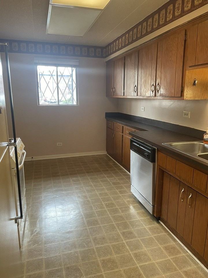 4945 Regal Ct #213 - Photo 6 of 11
