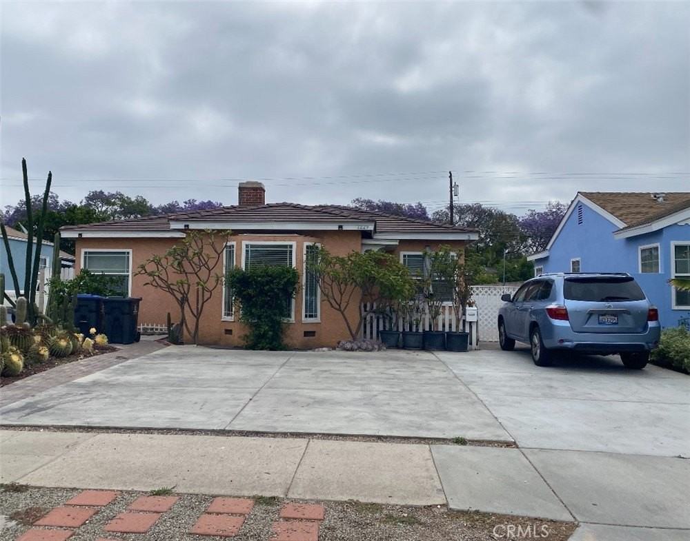 1229 S Flower St - Photo 2 of 3