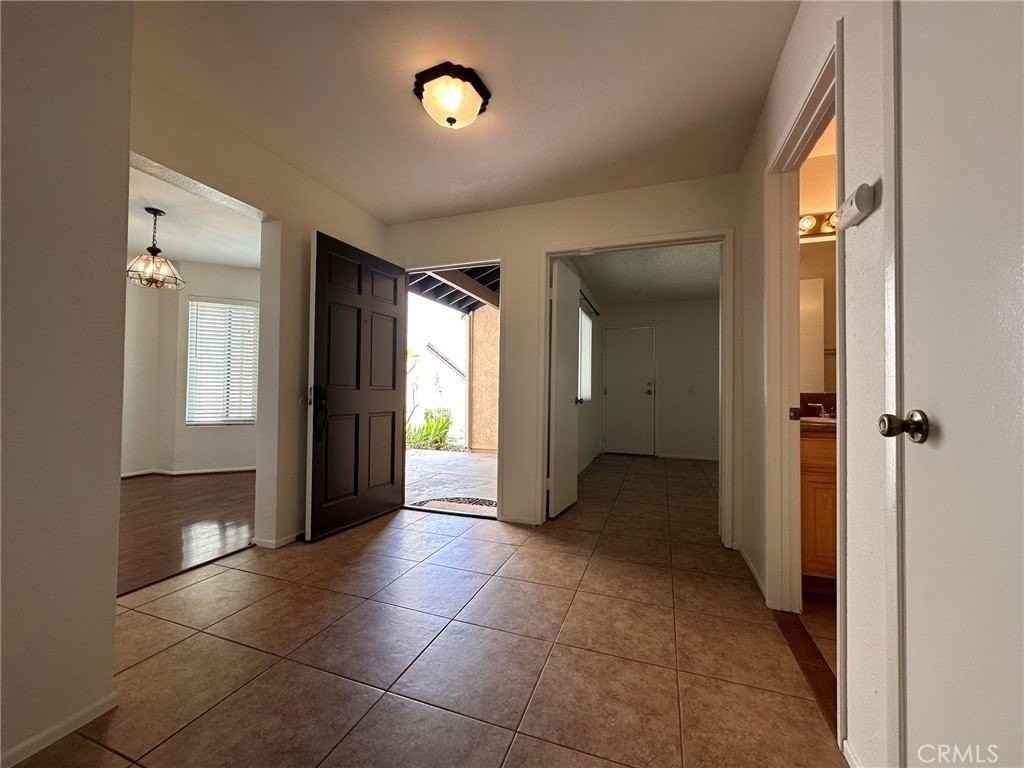 1157 S Crofter Dr - Photo 6 of 31