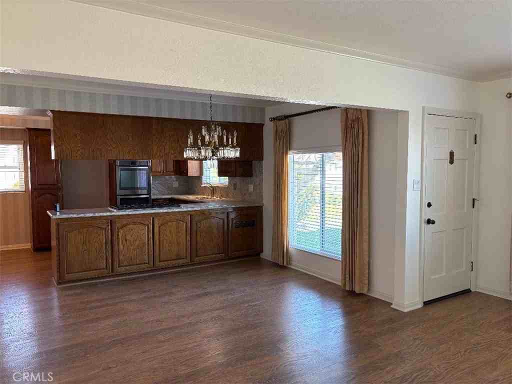 1331 S Patton Ave - Photo 4 of 18
