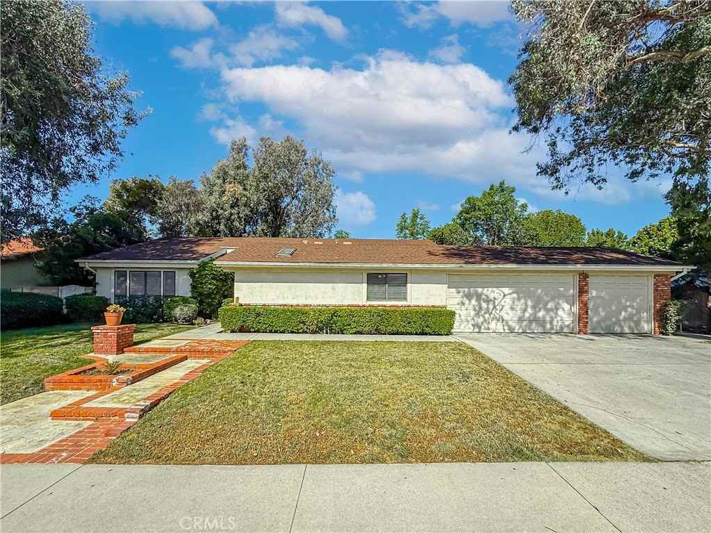 9201 Paso Robles Ave