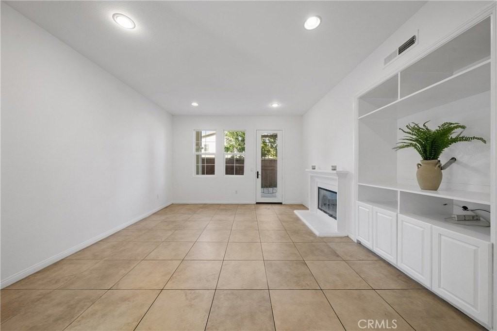 15767 Flight Ave - Photo 6 of 25