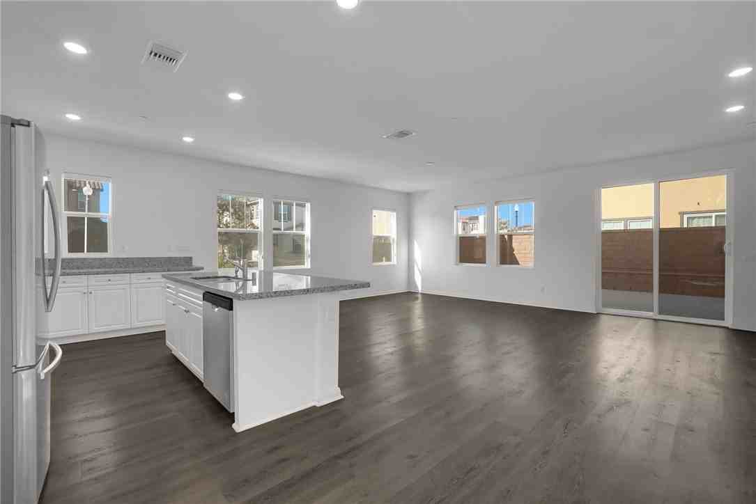 3994 E Catalina St - Photo 4 of 23