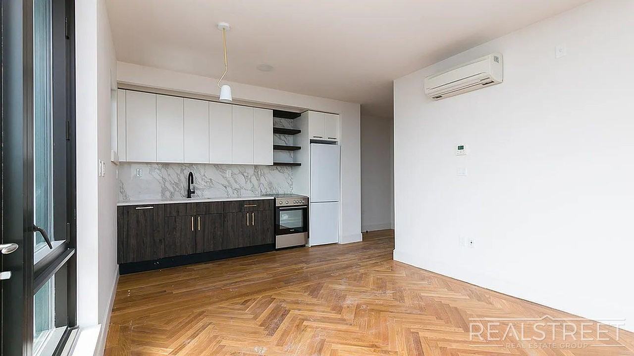 321 Wythe Ave #1701 - Photo 2 of 20